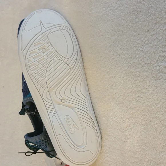 Speedo water shoes - Picture 6 of 8